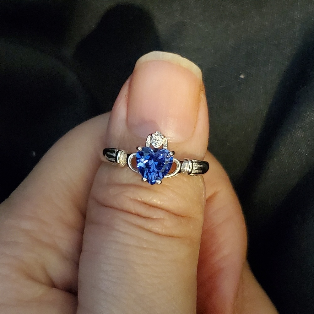 ⚡Tanzanite & diamond Claddagh⚡size 7